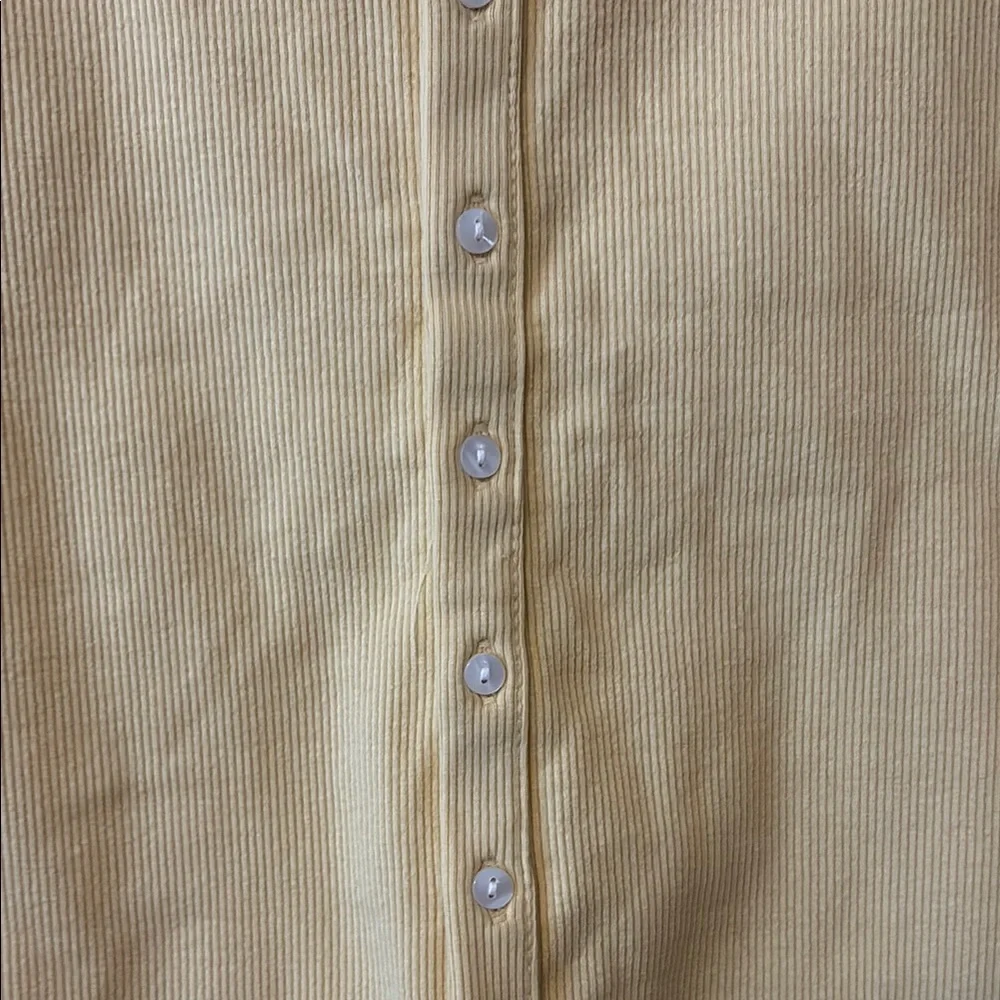 NWT Yellow Sleeveless Button-Up Top - Picture 2 of 4